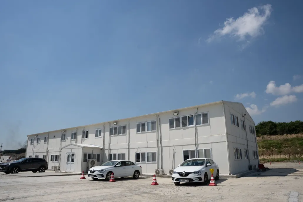 prefabrik havalimanı kampüsü