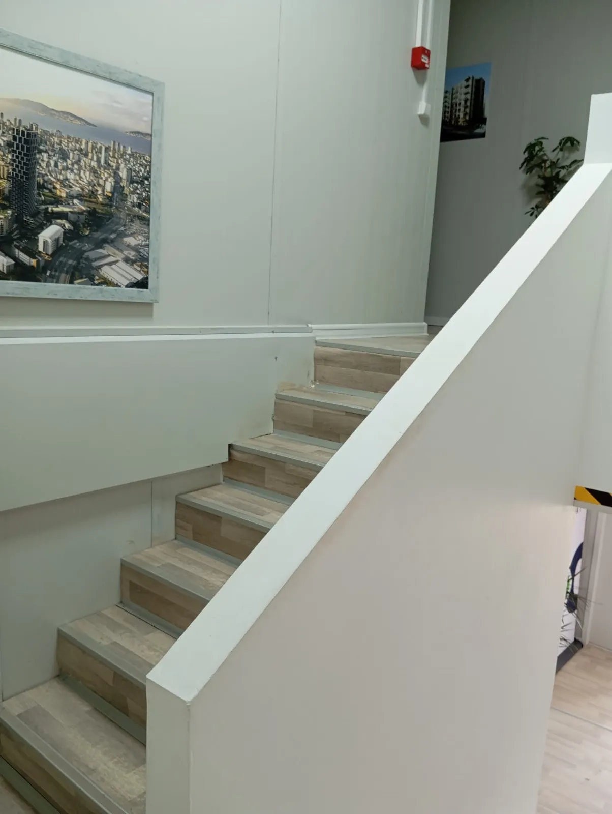 Tam donanımlı prefabrik yemek alanı iç mekânı