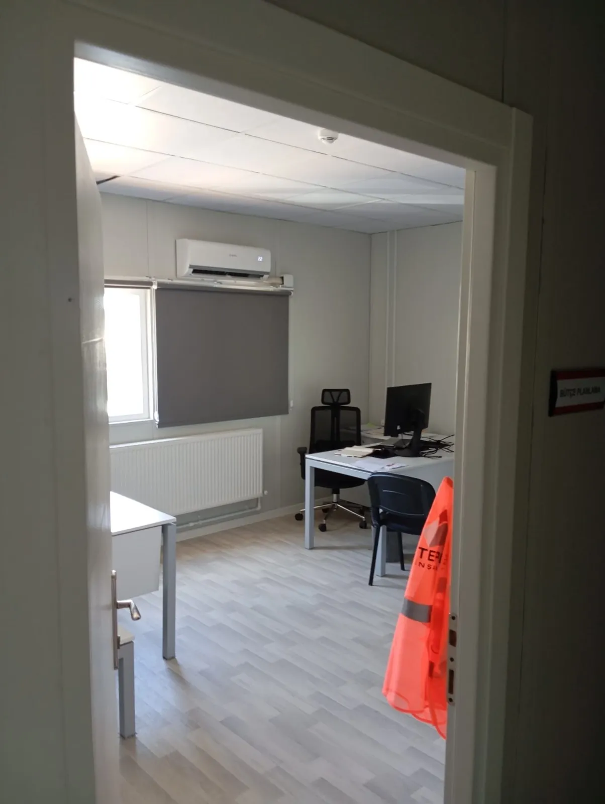 Modern tasarıma sahip prefabrik yemek salonu